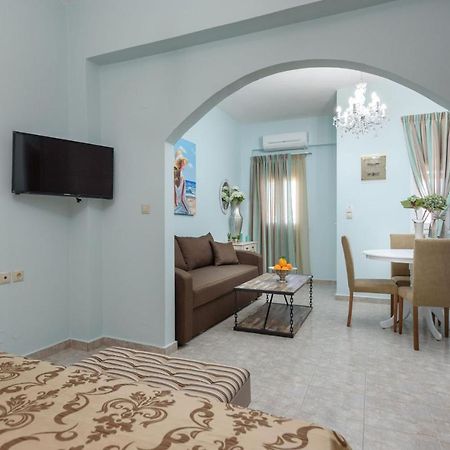Spyros Apartments With Pool คาลามากิ ภายนอก รูปภาพ