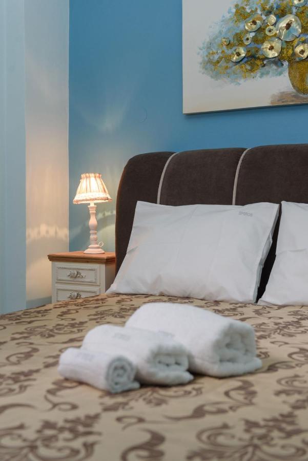Spyros Apartments With Pool คาลามากิ ภายนอก รูปภาพ