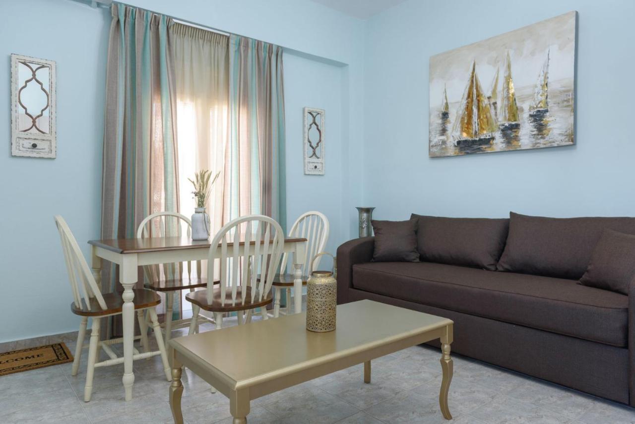 Spyros Apartments With Pool คาลามากิ ภายนอก รูปภาพ