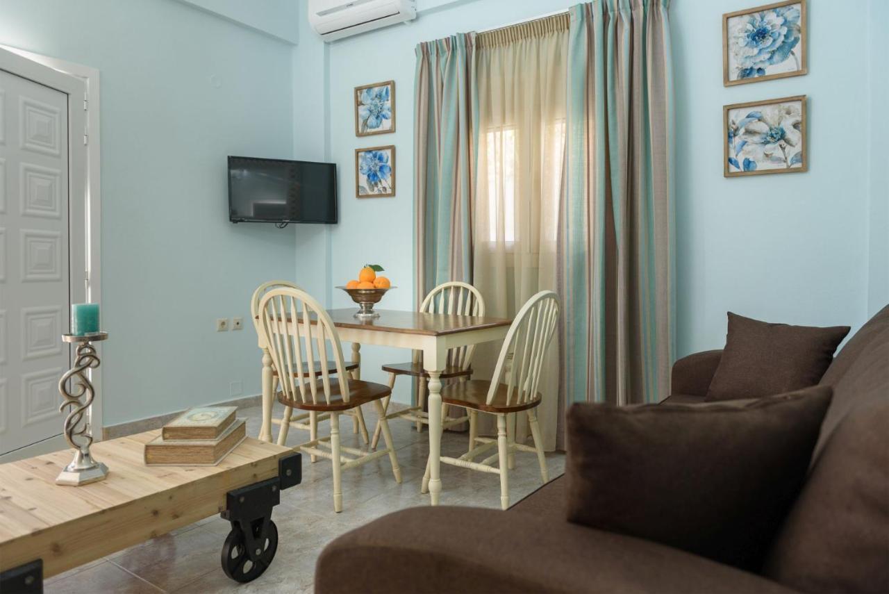 Spyros Apartments With Pool คาลามากิ ภายนอก รูปภาพ