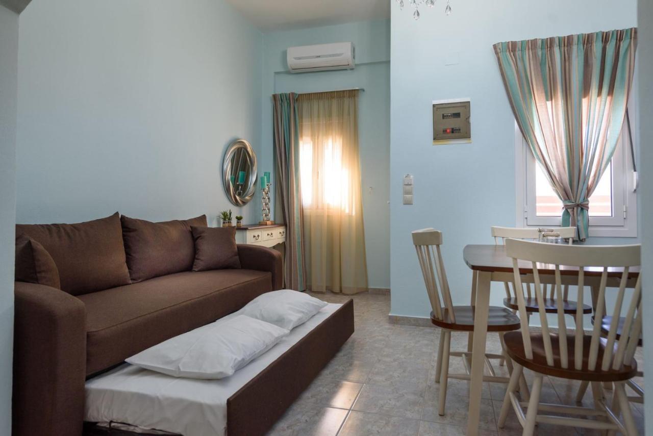 Spyros Apartments With Pool คาลามากิ ภายนอก รูปภาพ