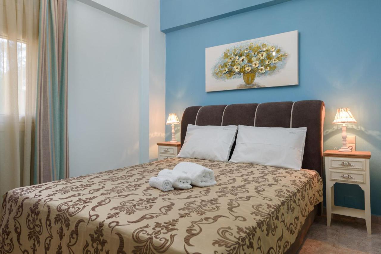 Spyros Apartments With Pool คาลามากิ ภายนอก รูปภาพ