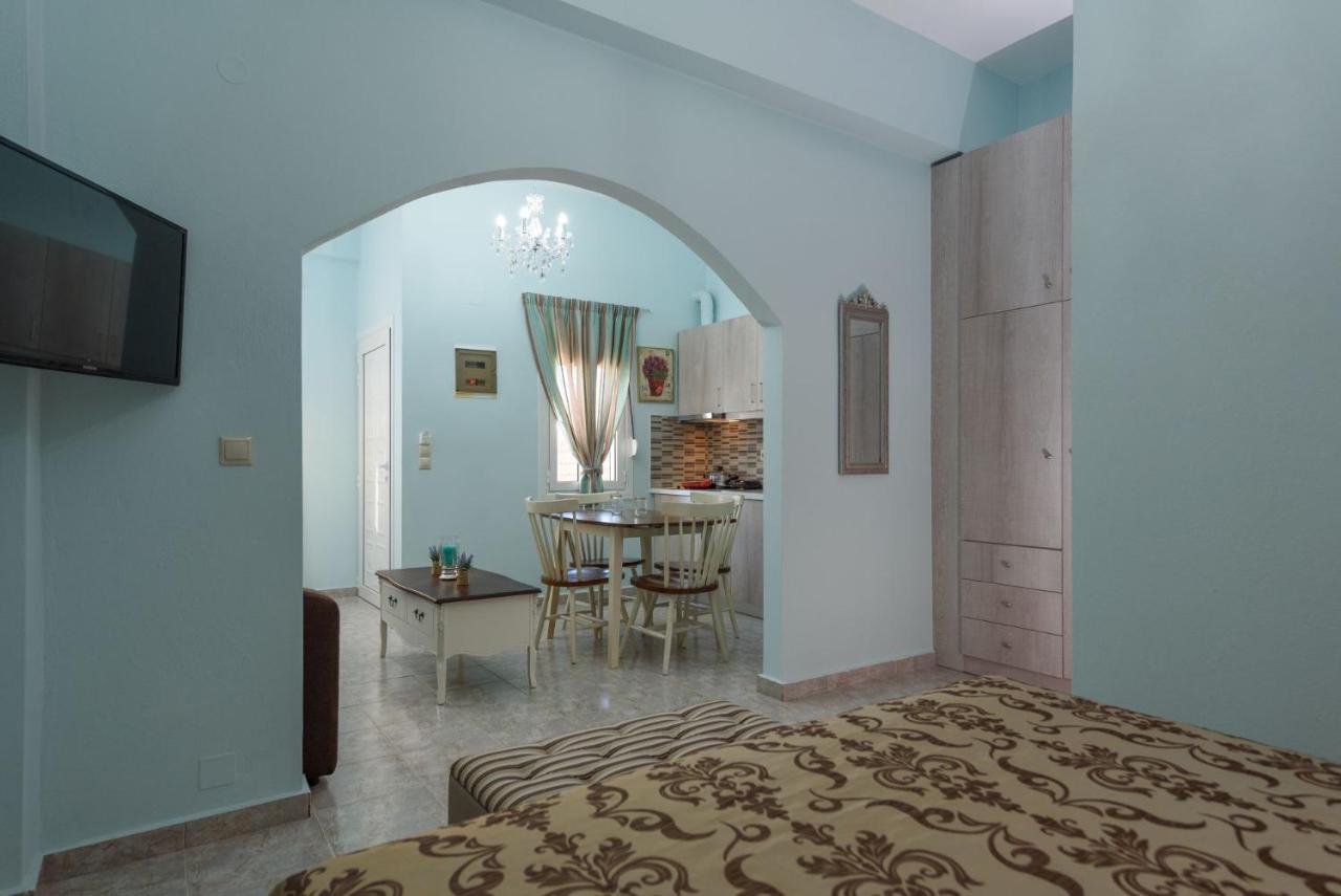 Spyros Apartments With Pool คาลามากิ ภายนอก รูปภาพ