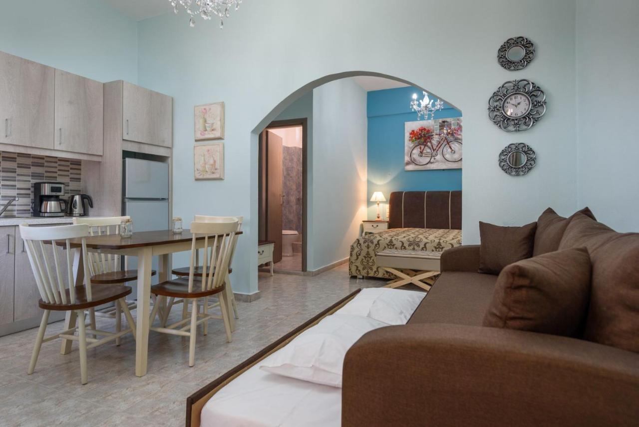 Spyros Apartments With Pool คาลามากิ ภายนอก รูปภาพ